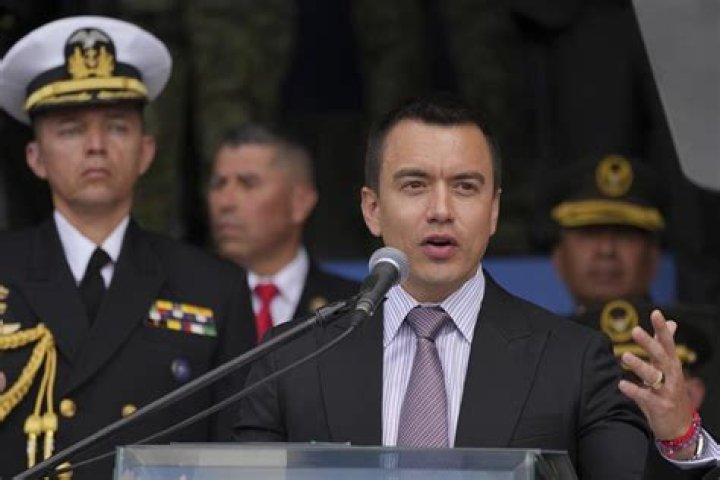 Diplomatic tensions between Ecuador and Russia over military equipment threaten banana exports