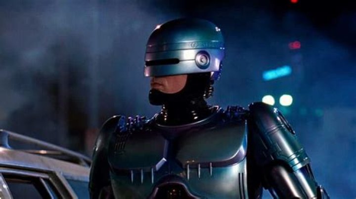 District 9 Director Neill Blomkamp to Helm RoboCop Returns