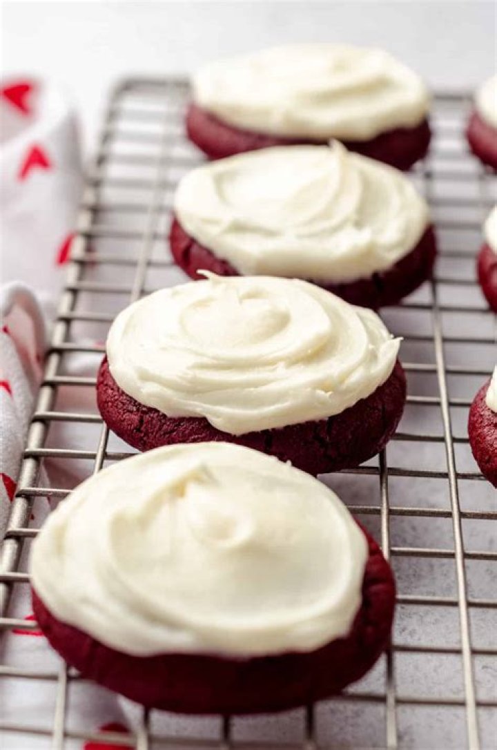 Does cream cheese frosting on cookies need to be refrigerated?