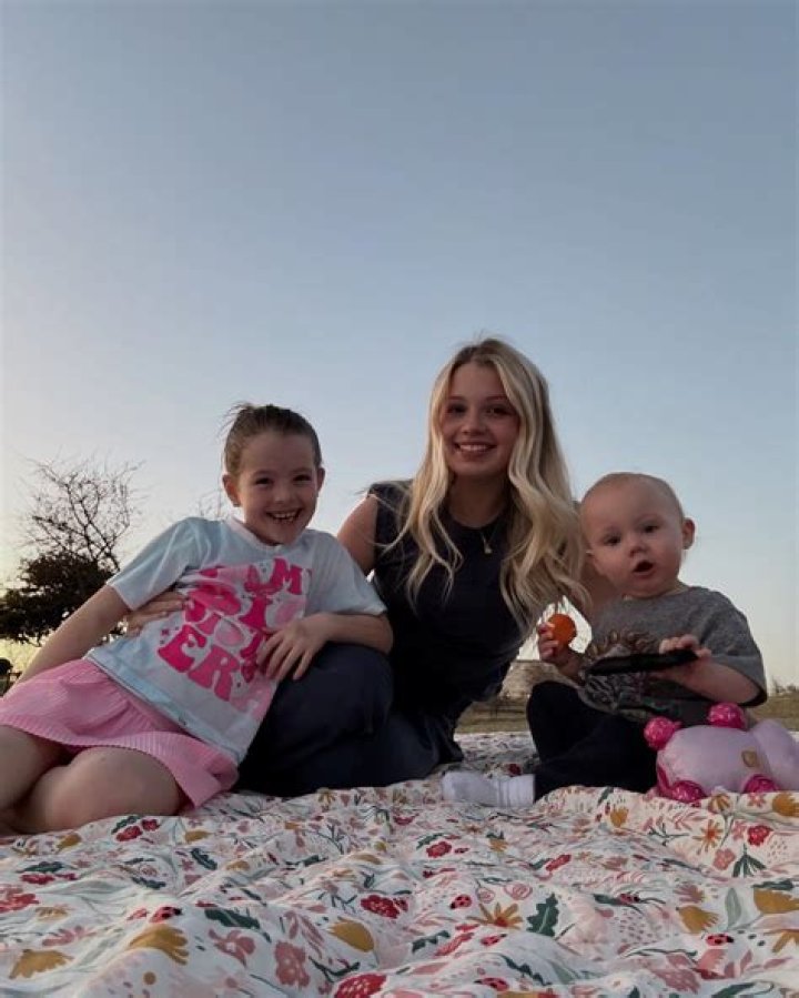Does Miranda Lambert Have A Daughter? Exploring The Country Star's Family Life