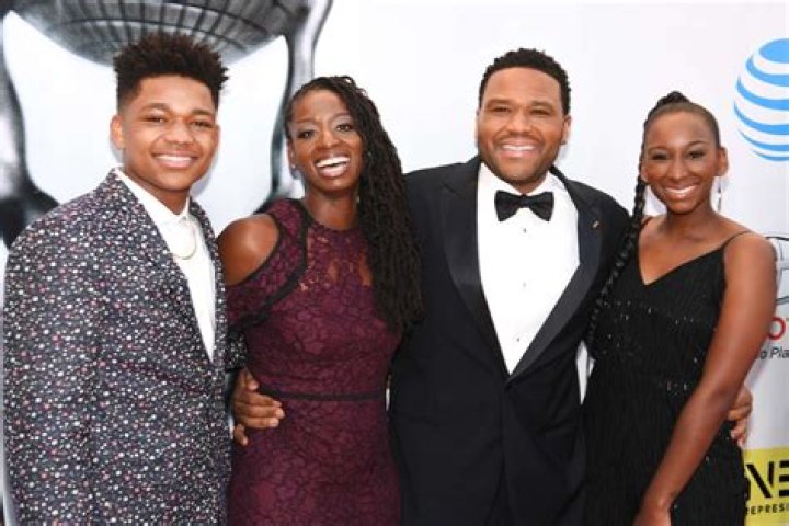 Doris Hancox Takes Emmys 2023 by Storm, Turning Anthony Anderson’s Opening Monologue into a Hilarious Family Comedy!