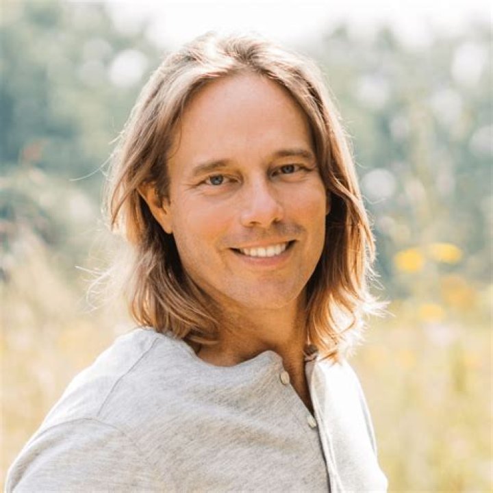 Dr. Edward Group - AskMen