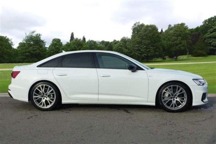 Driver spray-paints 'park elsewhere t**t' on white Audi in bitter row over parking spot