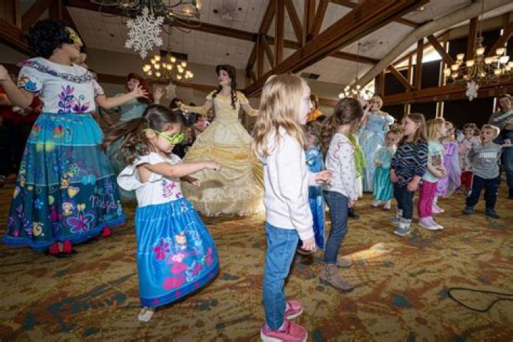 Eagle Ridge Resort, Galena, sets winter carnival