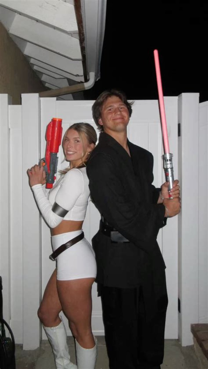 Easy 'Star Wars' Couples Halloween Costumes For The Lazy Jedi Lovebirds Out There