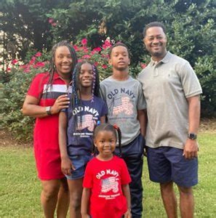 
Eboni Deon Bio, Net Worth, Salary, Husband, Children, & Family