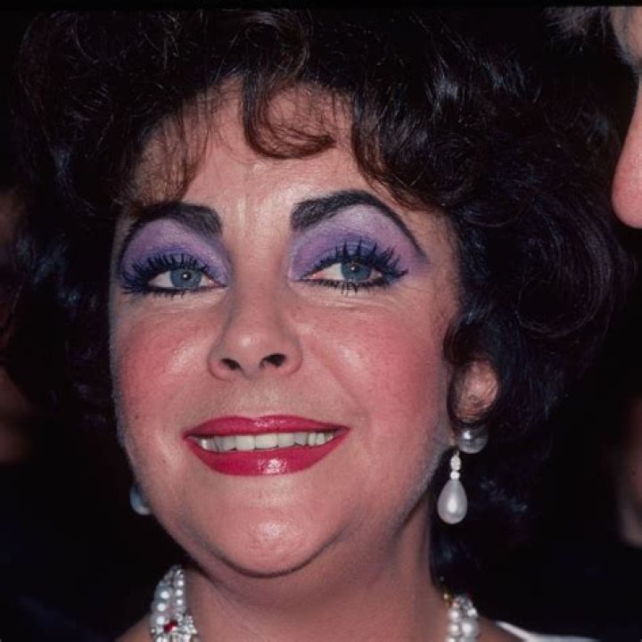 Elizabeth Taylor Was 'Still Madly in Love' With Ex Richard Burton When He Died