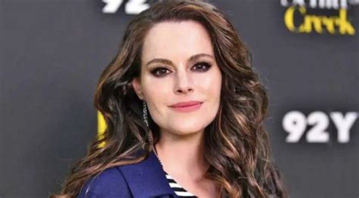Emily Hampshire Net Worth 2024