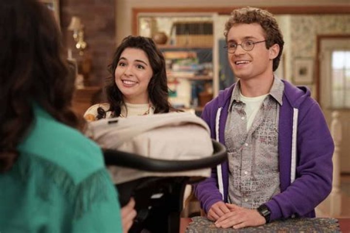 Erica's Pregnancy On The Goldbergs Is Fueling Rumors About Hayley Orrantia