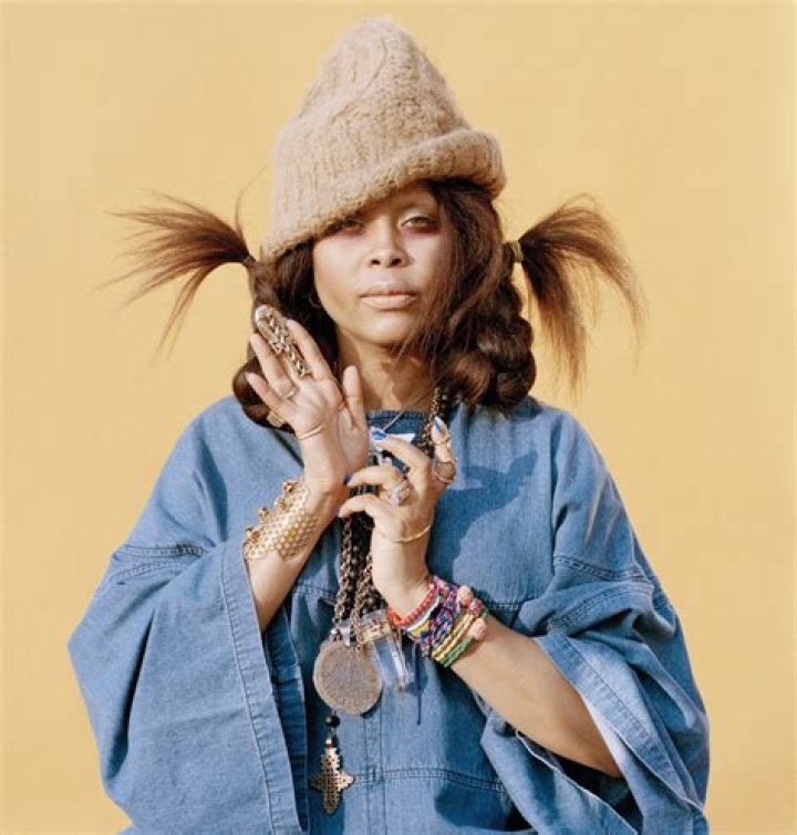 Erykah Badu Only Made Four Dollars Singing For Money In Times Square