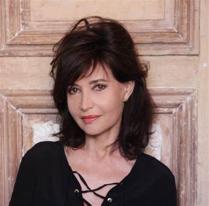 Evelyne Bouix Taille Poids : Mesures d’Evelyne Bouix – Taille, Poids, et Plus