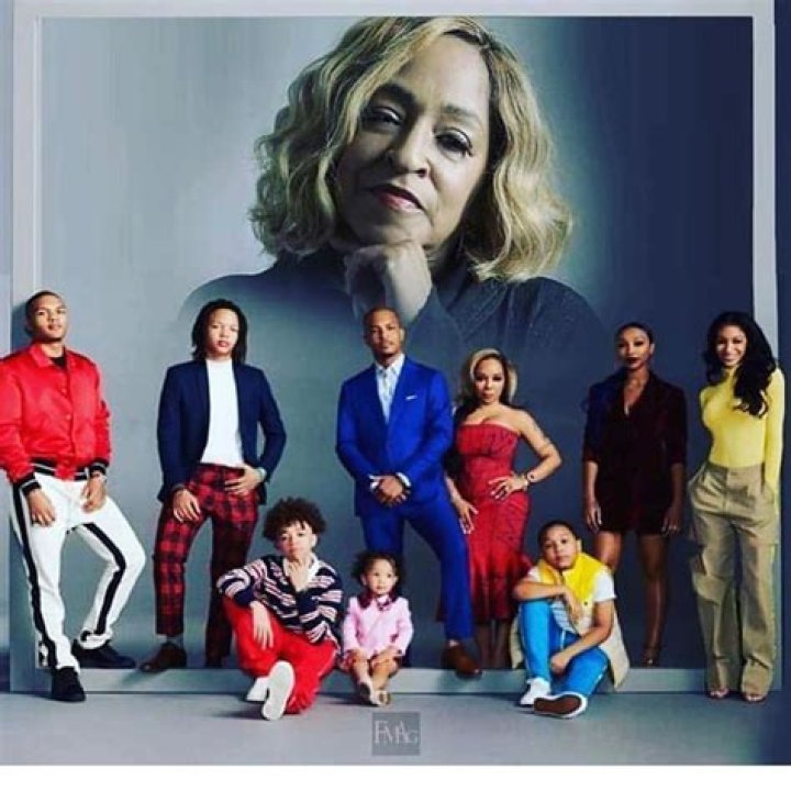 Fans Mistake Tiny Harris for ‘One of the Kids’ in Family Portrait: ‘Had to Do a Double Take’