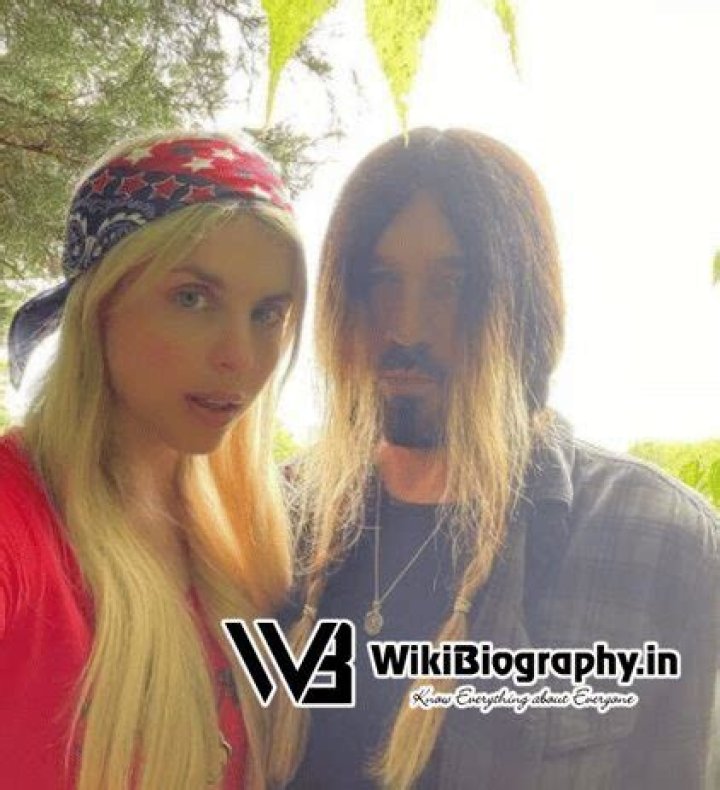 Firerose: Wiki, Bio, Age, Height, Parents, Singer, Real Name, Boyfriend