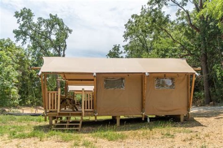 First look at glamping pod ravaged by fire which left Lydia Wadsworth, 20, fighting for life