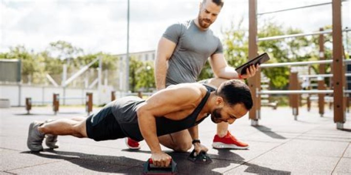 Fitness Apps vs. Personal Trainers