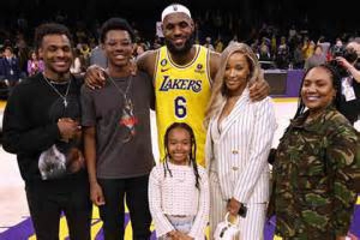 Five Sweet Moments of LeBron James’ Family, from His Mother Gloria to His Wife Savannah and Their Kids, After He Made History as the NBA’s All-Time Leading Scorer
