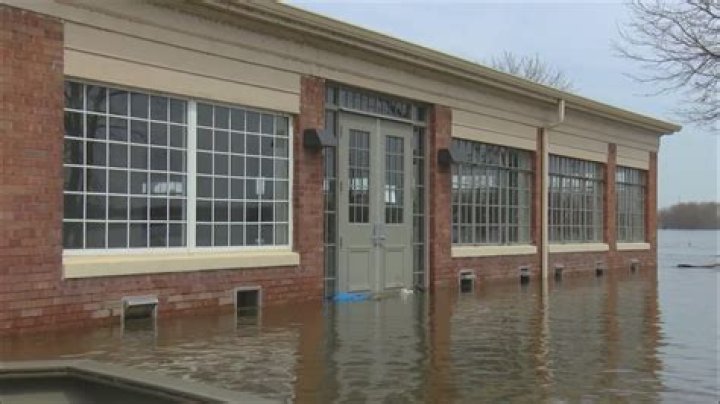 Flood vents keep Credit Island Lodge standing in high water