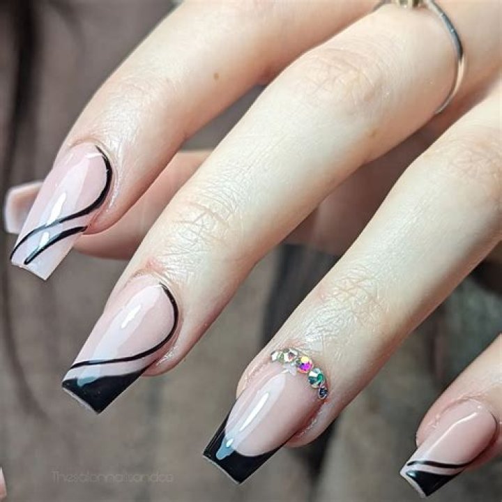 French Tip Nails Designs That Dazzle on a Dime