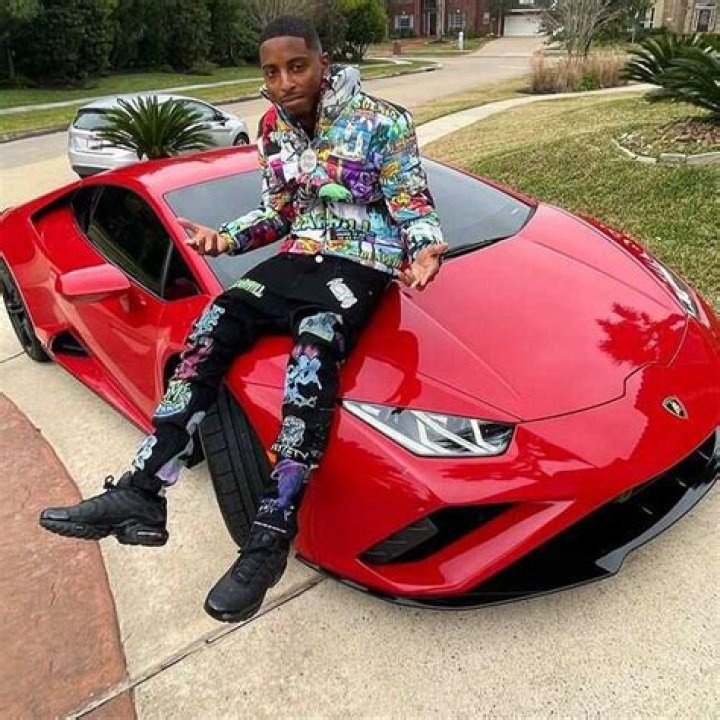 FunnyMike’s biography: age, height, real name, net worth, family
