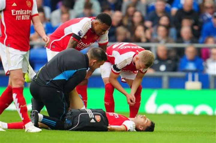 Gabriel Martinelli injury: Arsenal winger doubtful for Tottenham derby clash with hamstring issue