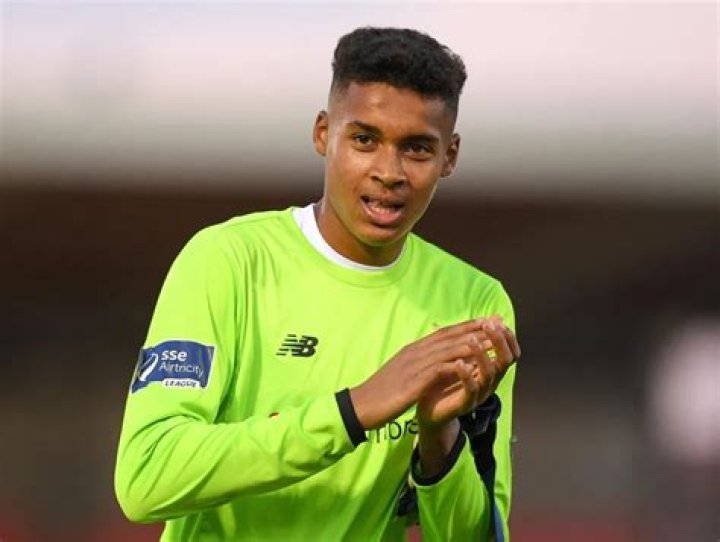 Gavin Bazunu Parents - Qui Sont les Parents de Gavin Bazunu ?