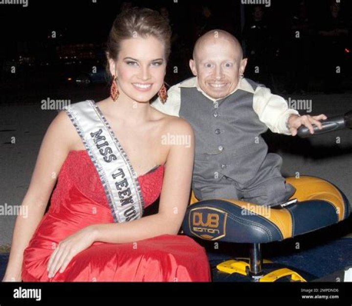 Genevieve Gallen, Xaaska Verne Troyer | Wiki/Bio, Sawirada Arooska, Da'da, Sayga, Hadda, Sawirada, Xirfadda iyo Xaqiiqooyinka