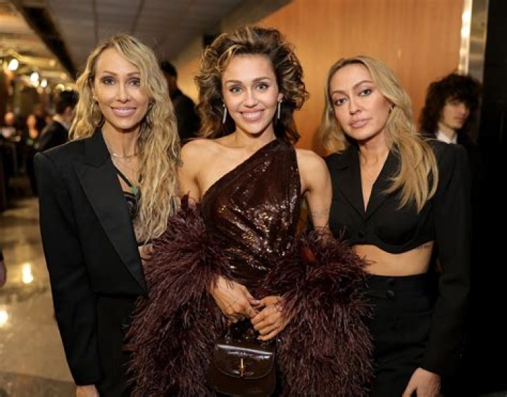 Hackers Leak Nude Pics Of Kate Hudson, Rosario Dawson And Miley Cyrus