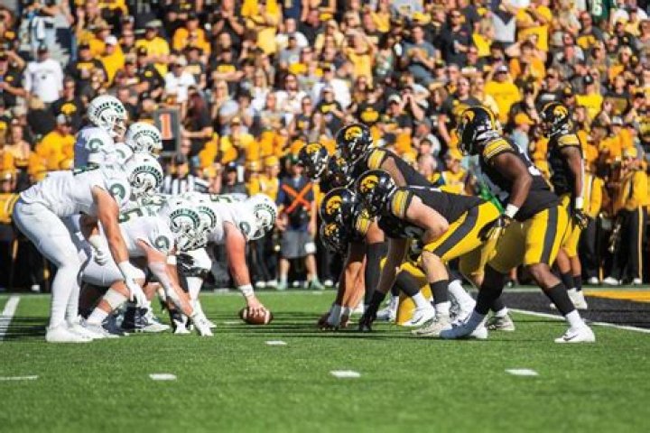 Hawkeyes linebacker Jestin Jacobs out for season