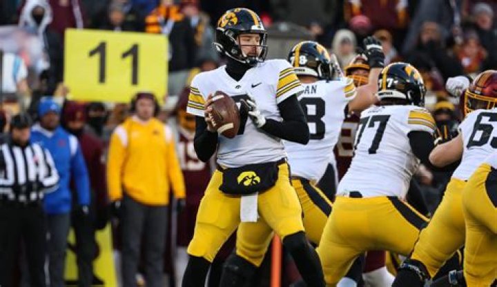 Hawkeyes’ Spencer Petras ruled out for bowl game, won’t be able to throw for ‘several months’