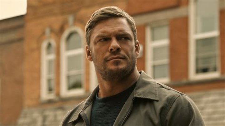 Heads Turn as New Reacher Season 3 Set Photos Show Alan Ritchson Back in Action to Lead Crime Series; Deets Inside