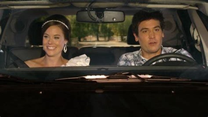 HIMYM Theory Suggests This Ted And Victoria Run-In Was No Coincidence