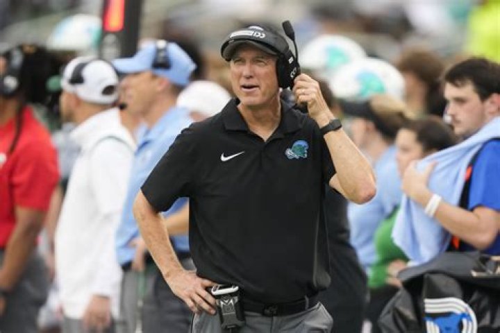 Houston hires Tulane coach Willie Fritz to replace the fired Dana Holgorsen