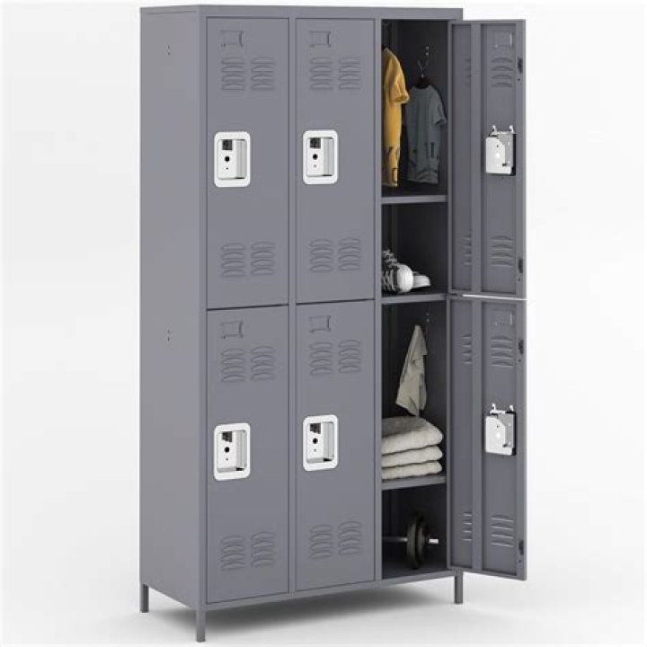 How A Storage Wars Prank Led To $6k Bids On Lockers