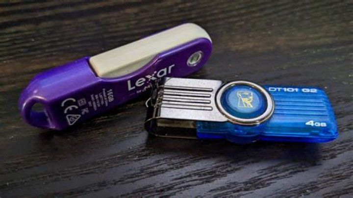 How Long Do USB Thumb Drives Hold Data?