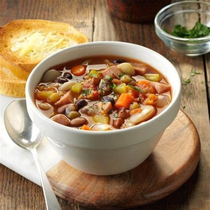 How many calories are in bean and ham soup?