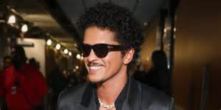 How Much Does Bruno Mars Make Per Concert?