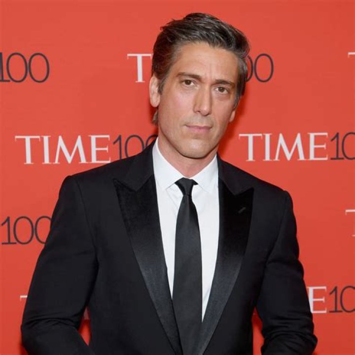 How Much Does David Muir Make? A Deep Dive Into His Earnings And Career