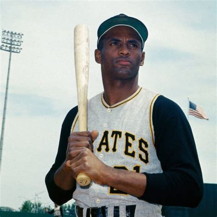 How Roberto Clemente Lived Life to the Fullest Before Tragically Dying in a Plane Crash