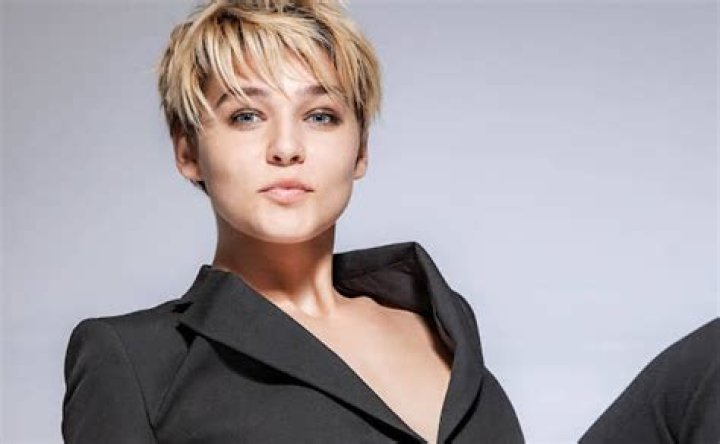 How Tall Is Amputee Actor Zyra Gorecki From La Brea? Her Age, Measurements and Parents