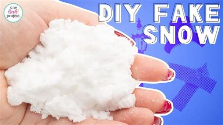 How to choose a can of fake snow
