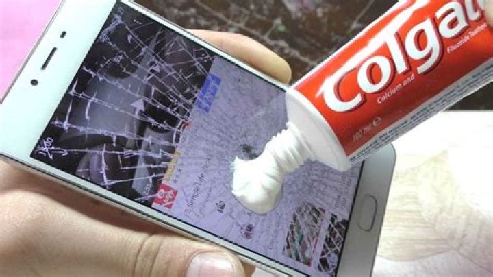 How To Fix A Cracked iPhone Screen With Toothpaste