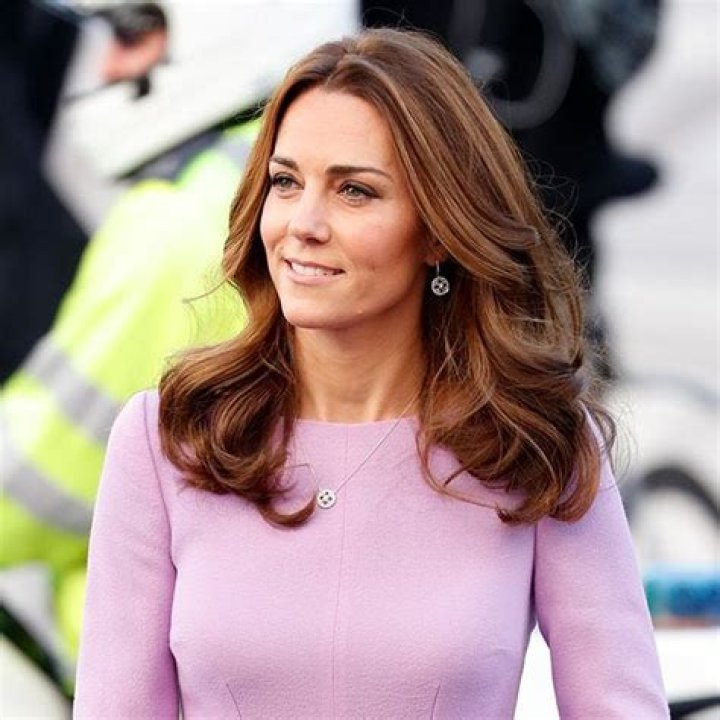 How To Get Kate Middleton's Glossy Hair Colour, Cut & Blow Dry According To Pros