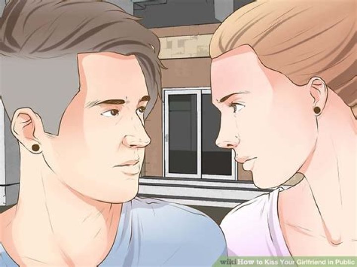 How to kiss your girlfriend in public