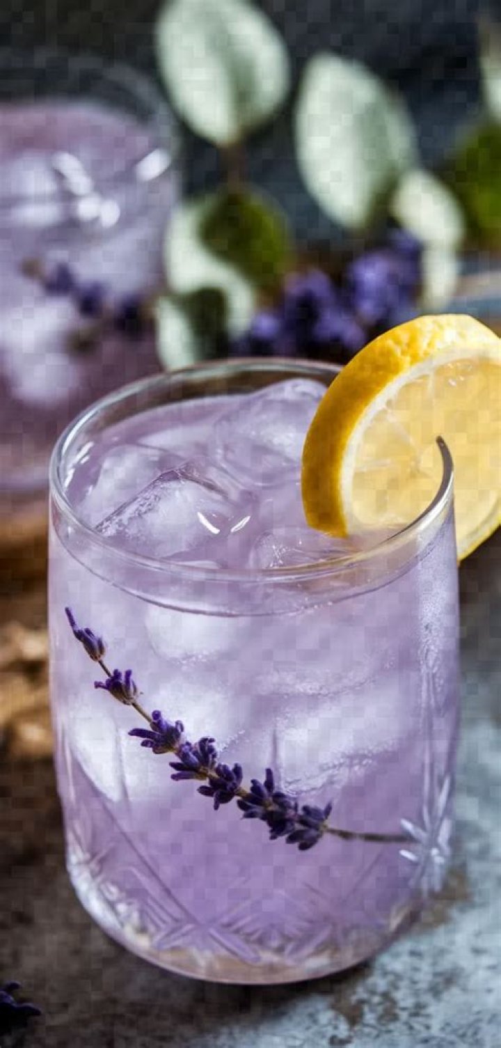 How to Make Lemon-Lavender Gin & Tonic