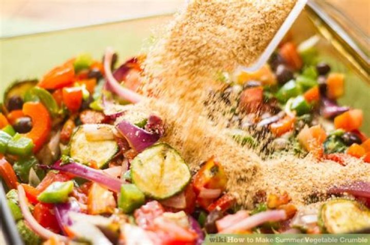 How to make summer vegetable crumble