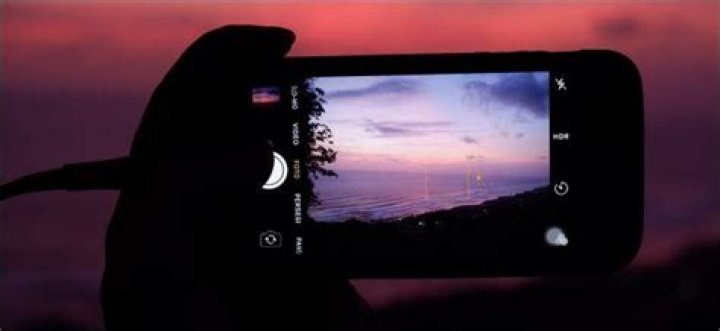 How to shoot great iphone photos at night or in low light