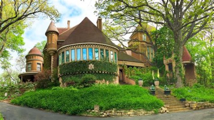 Huge, luxurious Havencrest Castle in Savanna is subject of new WQPT documentary, to air in December