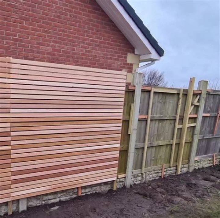 I gave my fences a modern glow-up on the cheap - they look super posh and are still going strong two years on