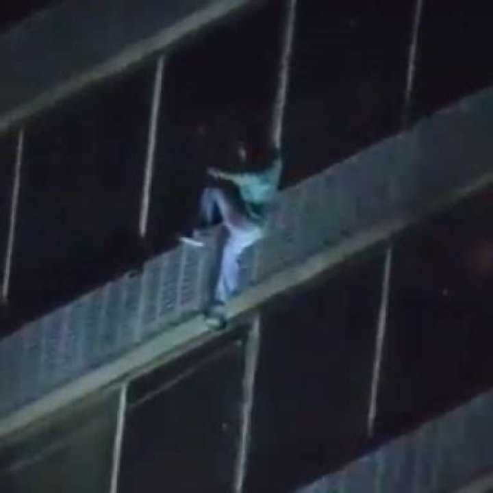 ‘I’m Not Just Going to Sit There and Let My Mom Die’: Philly Man Climbs 15 Floors Up Burning Building to Save His Mom