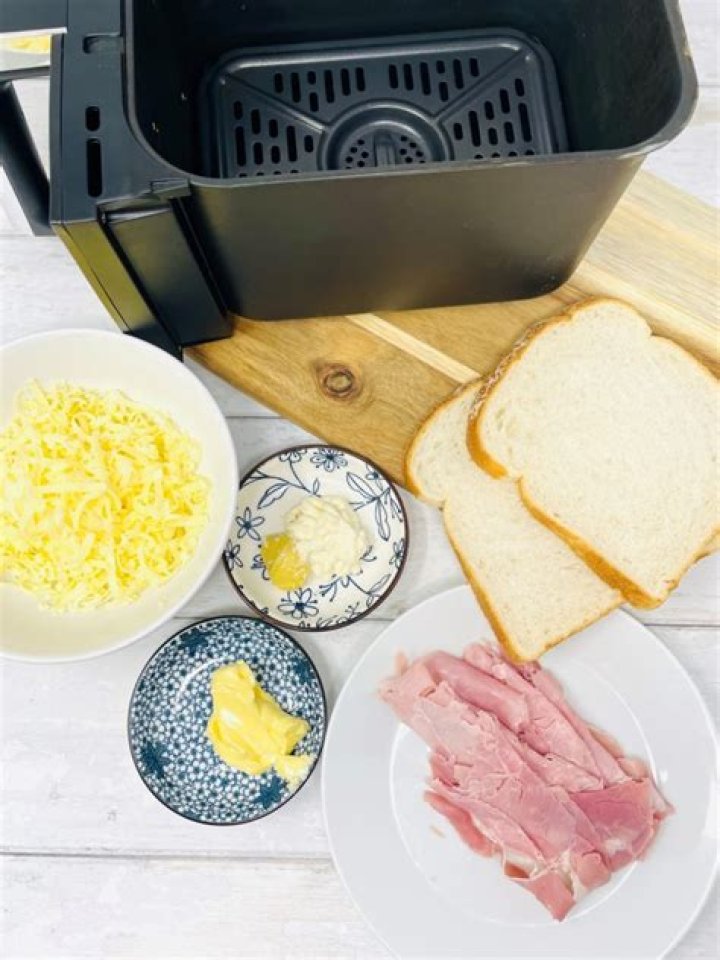 I make the ultimate cheese and ham toastie in my air fryer with my 85p hack & it tastes as good as Costa's